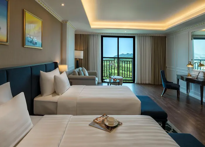 Khách sạn Flc Grand